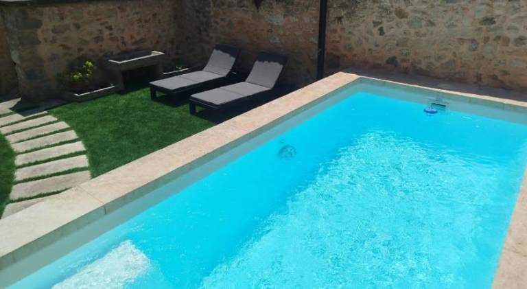 Vacation home with pool — photo 5
