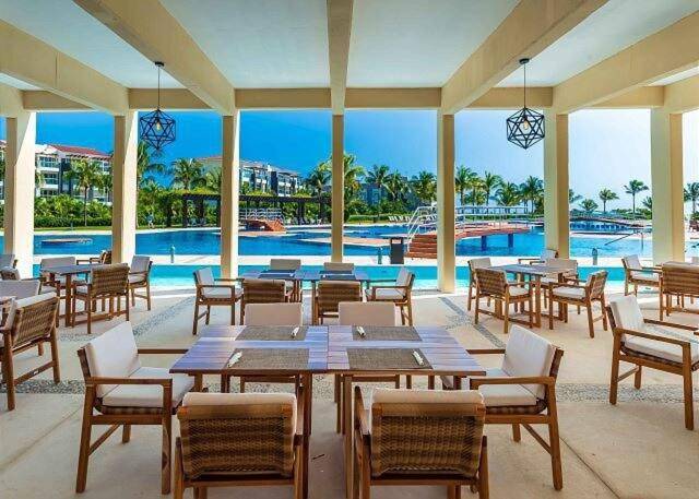 Luxury Ocean view condo in Mareazul Beach front - Almajuma House — photo 5