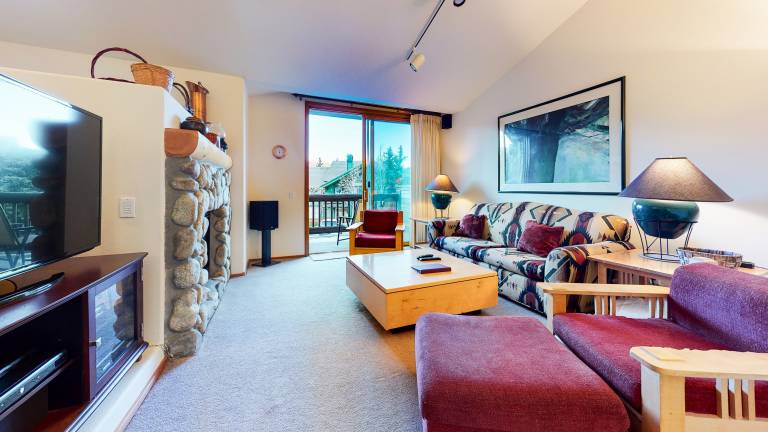 Snowcreek V 933 Bright and Spacious, Private BBQ, Washer Dryer, Pet-Friendly — photo 4