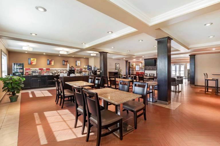 Best Western Plus Peace River Hotel & Suites — photo 4