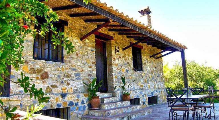 Ample vacation home with patio, private pool & BBQ | Pets are welcome in Ronda