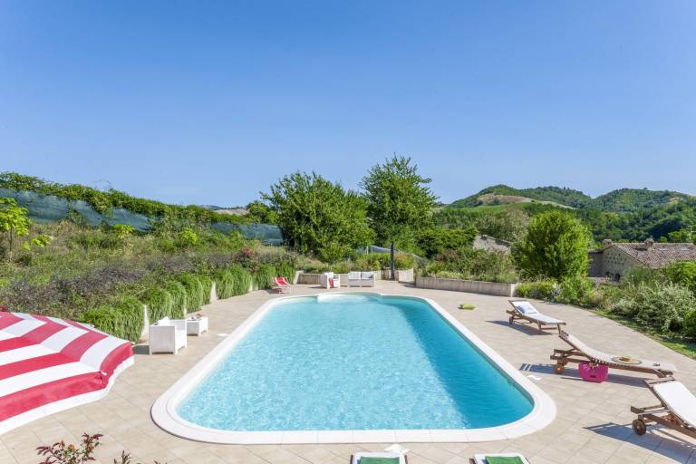 House with garden, barbecue & pool — photo 2