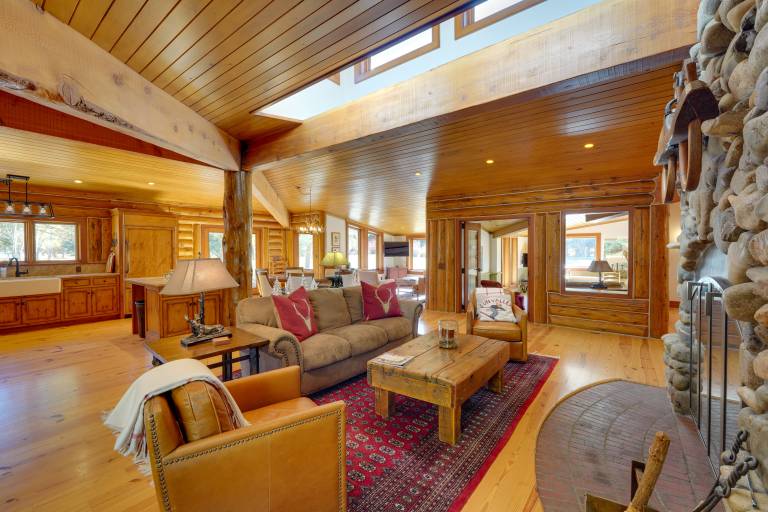 Sun Valley Log Home w/ Hot Tub & Mtn Views! — photo 4