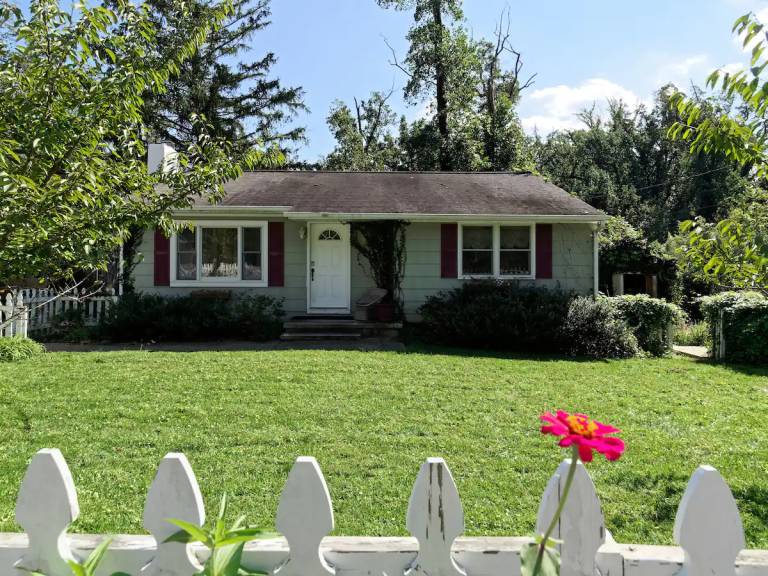 Bed & breakfast | Garden view — photo 2