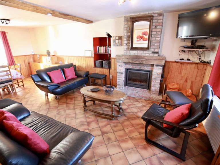 Family-friendly wonderful house with barbeque, yard & patio | Nature view | Pets are welcome — photo 2