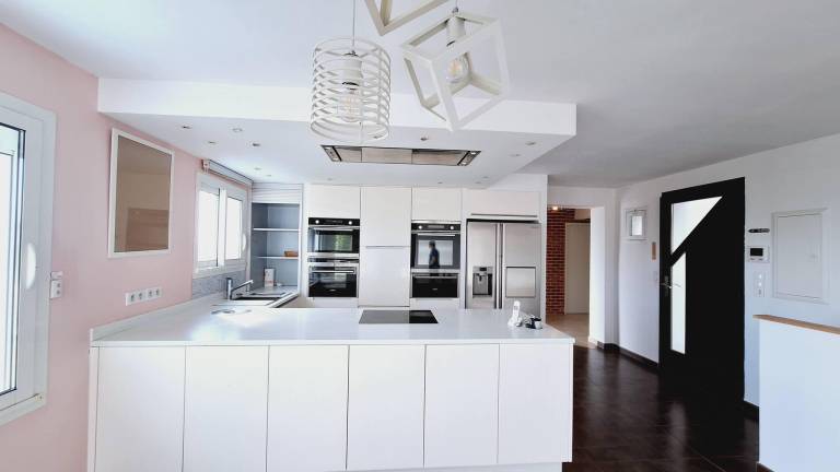 Villa with private pool & terrace — photo 4