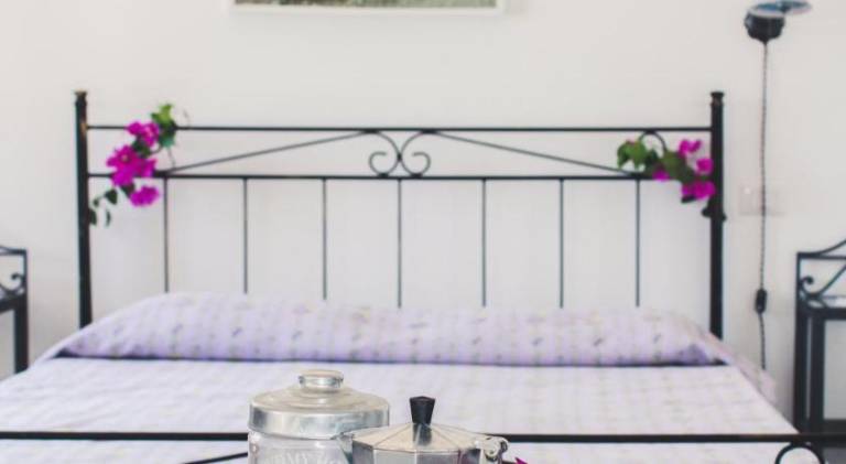 Serviced apartment with patio & yard | Suitable for remote work — photo 2