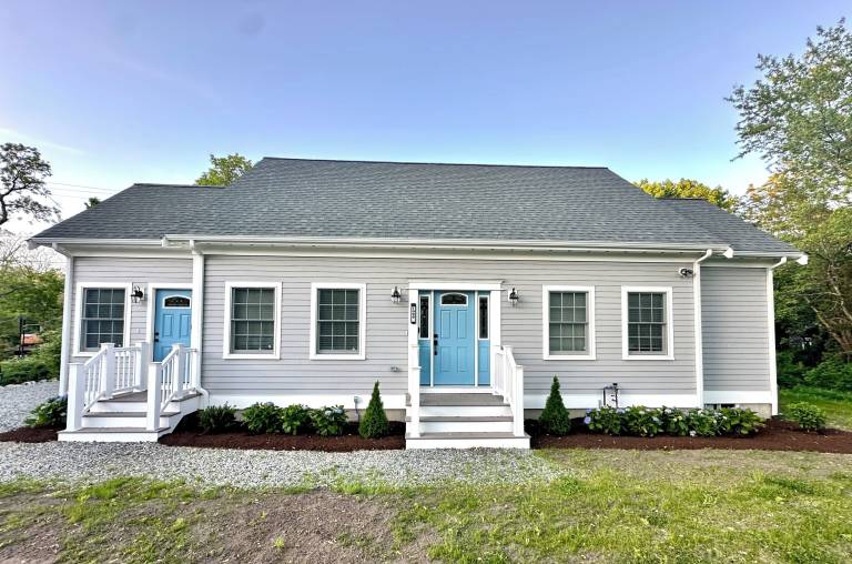 House  East Dennis