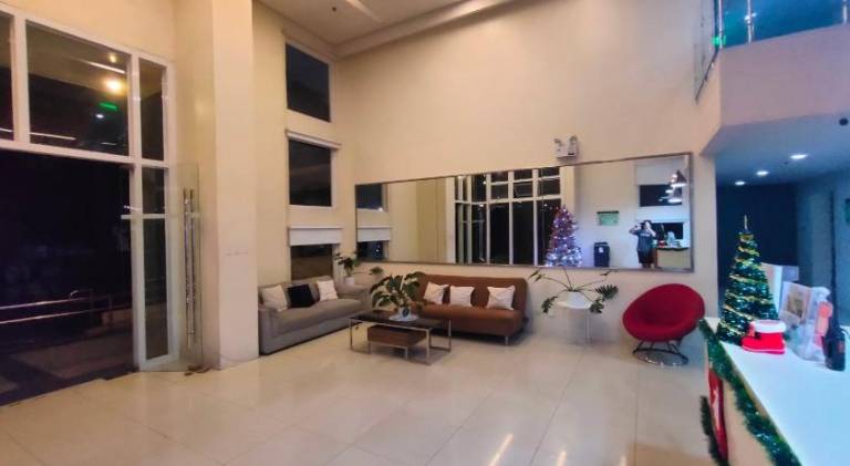 Apartment with pool — photo 4