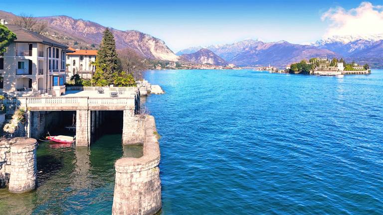 Rental apartment with terrace & garden in Stresa