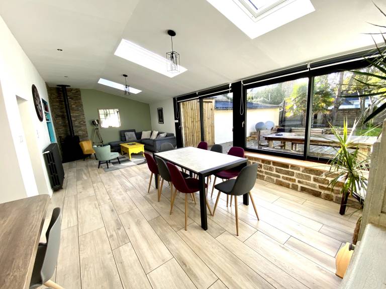 House with BBQ, yard & terrace | Garden view in Morlaix