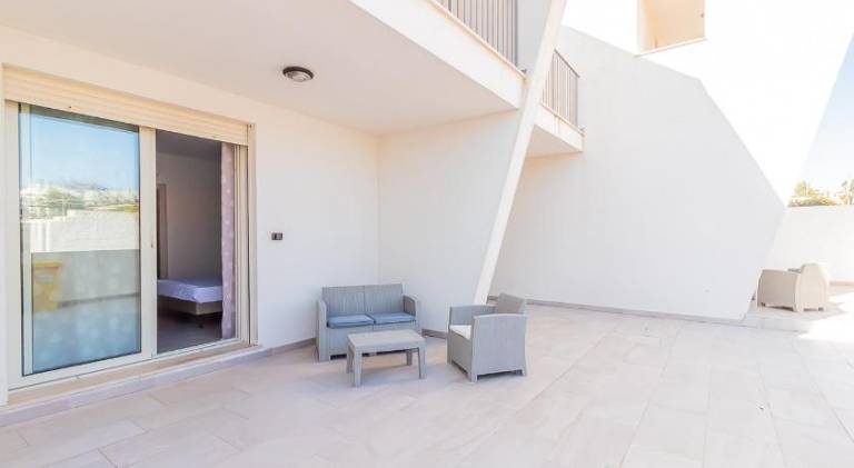 Apartment with terrace — photo 4