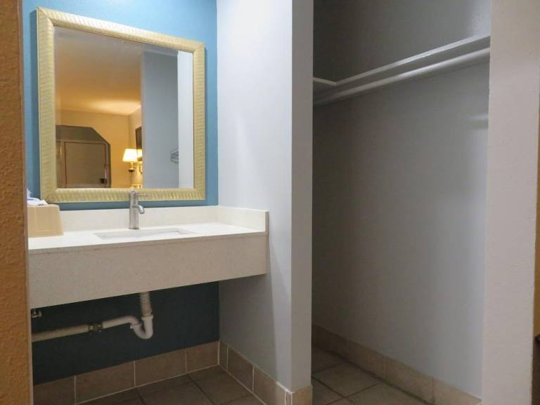 Travel Inn Beaumont — photo 3
