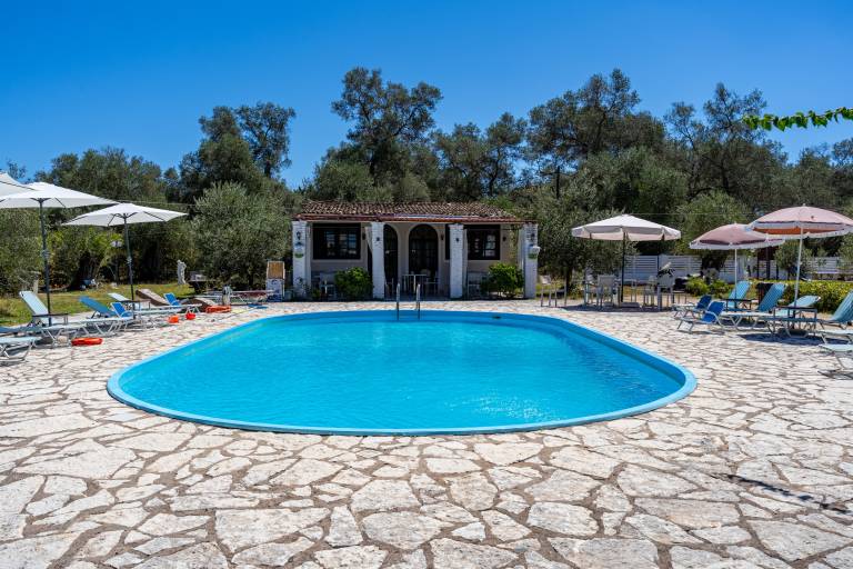 Holiday apartment with pool | Garden view | Perfect for remote work — photo 2
