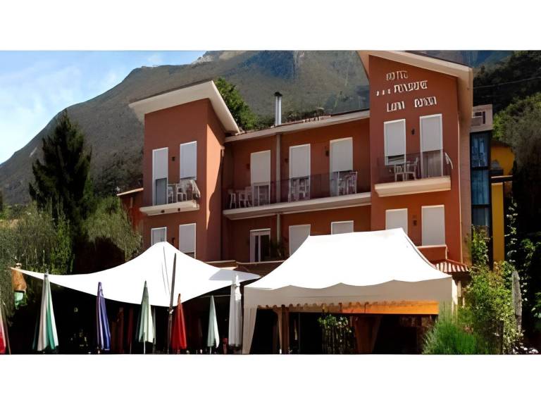Hotel Luna Rossa in Malcesine