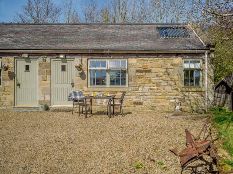 Cottage with yard in Hexham