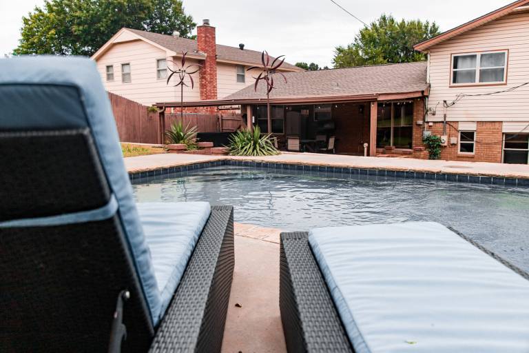 House with garden & pool — photo 2