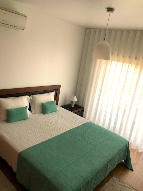 Apartment 'Campo Mar - T2 Com Piscina' with Shared Pool, Wi-Fi and Air Conditioning — photo 3