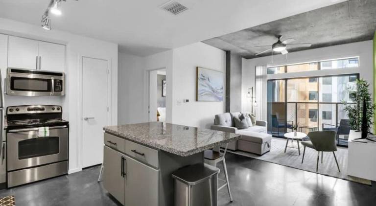 Apartment with pool | Pet-friendly — photo 3