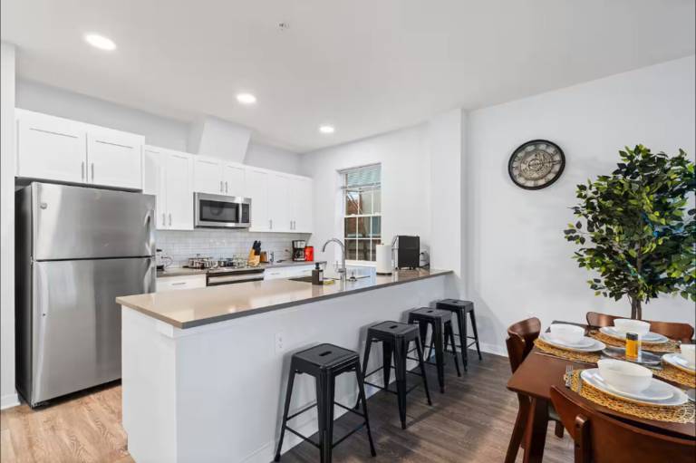 2 Bed/2 Bath Condo: Only 25 Minutes from Soho NYC — photo 4