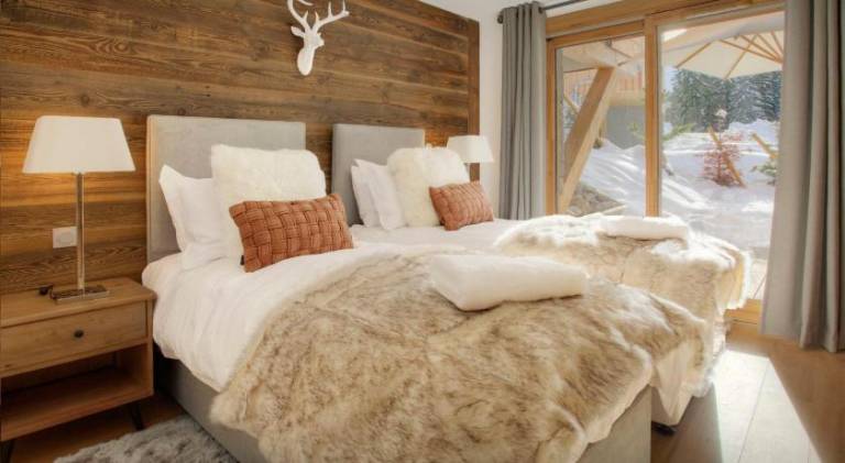 Chalet with jacuzzi — photo 4