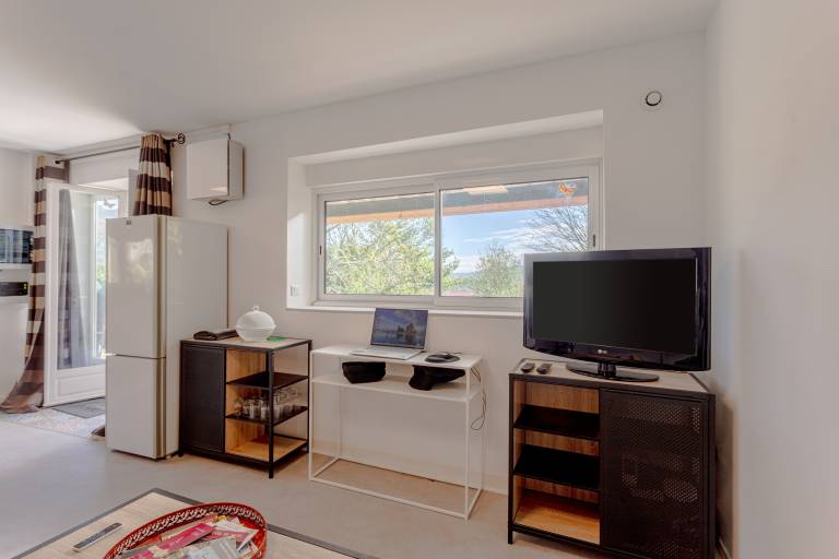 Cozy Cottage with Private Terrace, Mountain View & Wi-Fi in Saint-Martin-d'Arrossa — photo 3