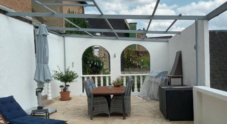 Rental apartment with patio — photo 5