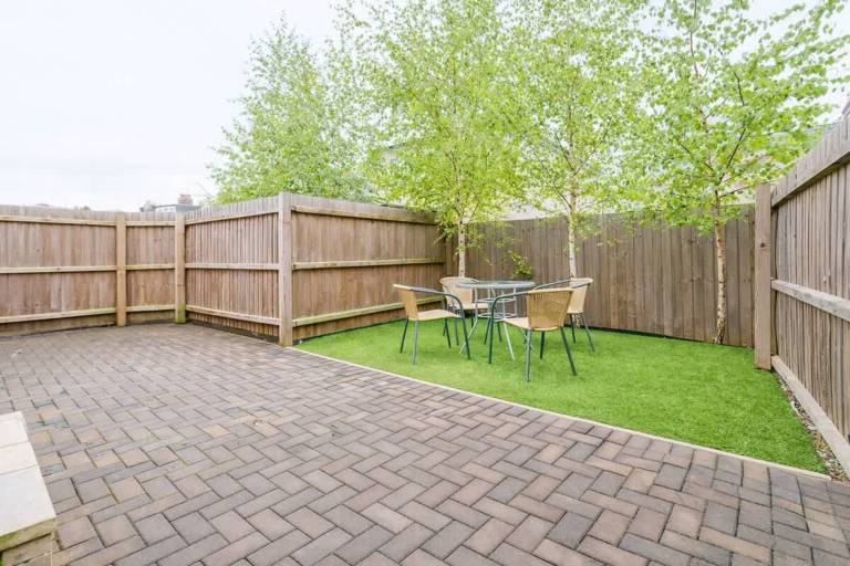 Holiday apartment with yard & BBQ — photo 3