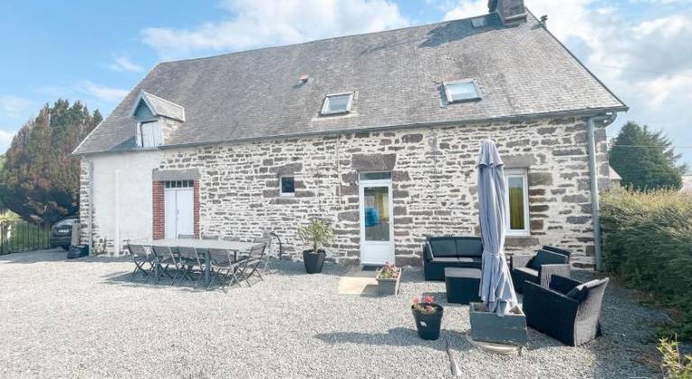 Vacation home with 4 rooms for 12 persons in Coutances