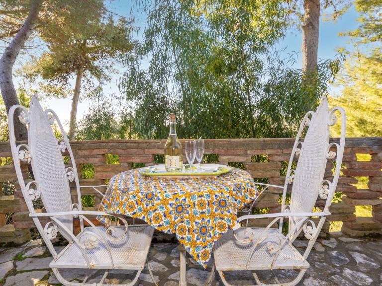 Holiday apartment with garden & BBQ — photo 2