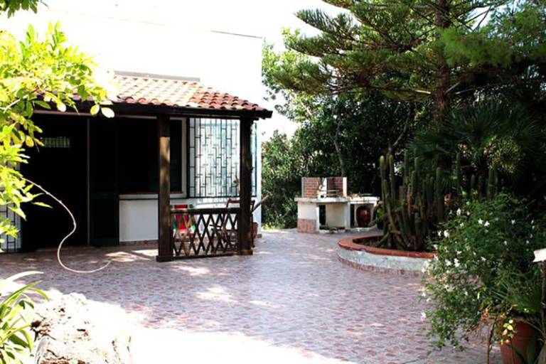 Children-friendly beautiful villa with garden, patio & barbecue | Panoramic view | Pet-friendly — photo 5