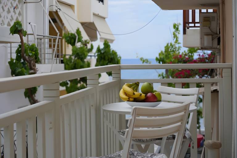 Lovely rental apartment with barbecue, fast internet & garden | Sea view | Next to the beach | Pets allowed in Ierapetra