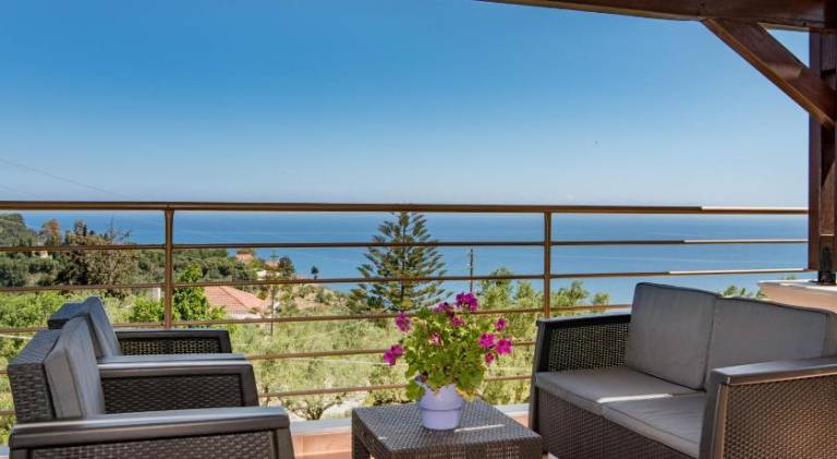 Villa with terrace, garden & grill — photo 5