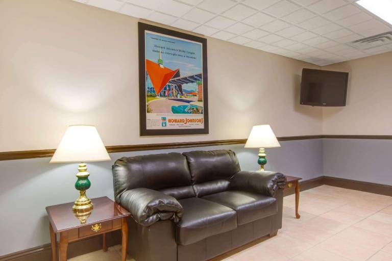 Howard Johnson by Wyndham Beckley — photo 5