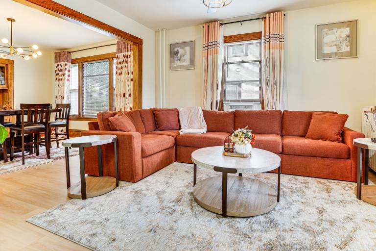 1 Mi to University Spacious Home in Minneapolis