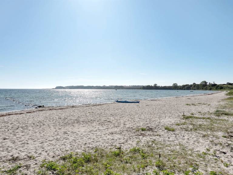 Family-oriented vacation home with yard, terrace & barbecue | Close to the beach | Dogs allowed — photo 3
