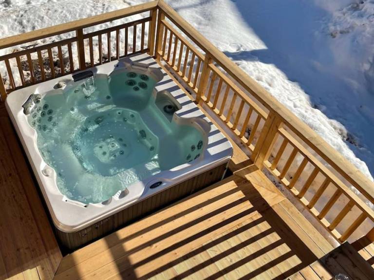 Fully equipped lovely chalet with jacuzzi | Next to the ski | Pets allowed — photo 2