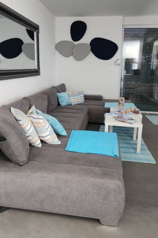 Three bedroom apartment near beach Banjol, Rab (A-19752-a) — photo 2