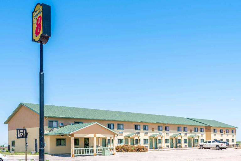Super 8 By Wyndham Kimball
