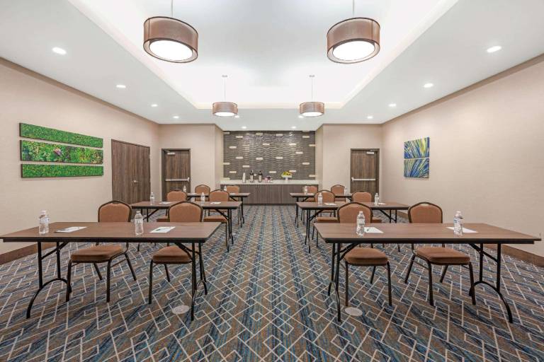 La Quinta Inn and Suites by Wyndham Houston Spring South in Spring, TX