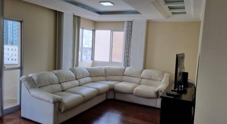 Holiday apartment with 3 rooms for 6 persons in Balneário Camboriú
