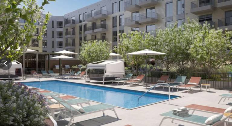 Apartment with pool — photo 3