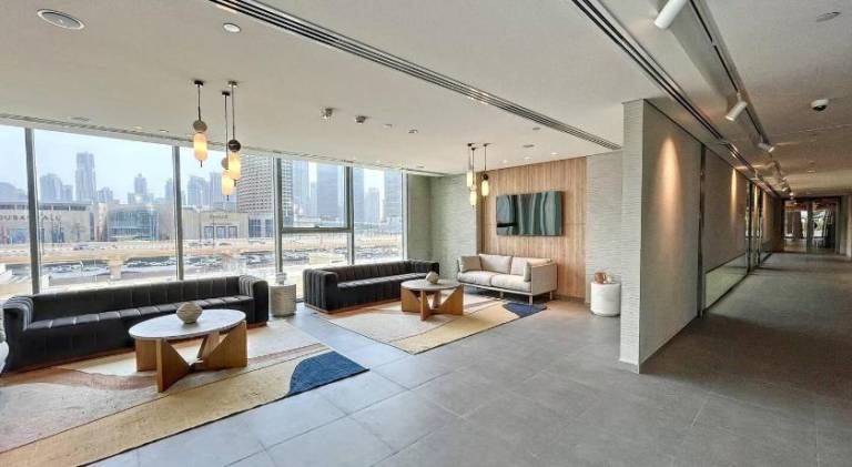Vacation home with pool, yard & hot tub | Near Burj Khalifa — photo 4