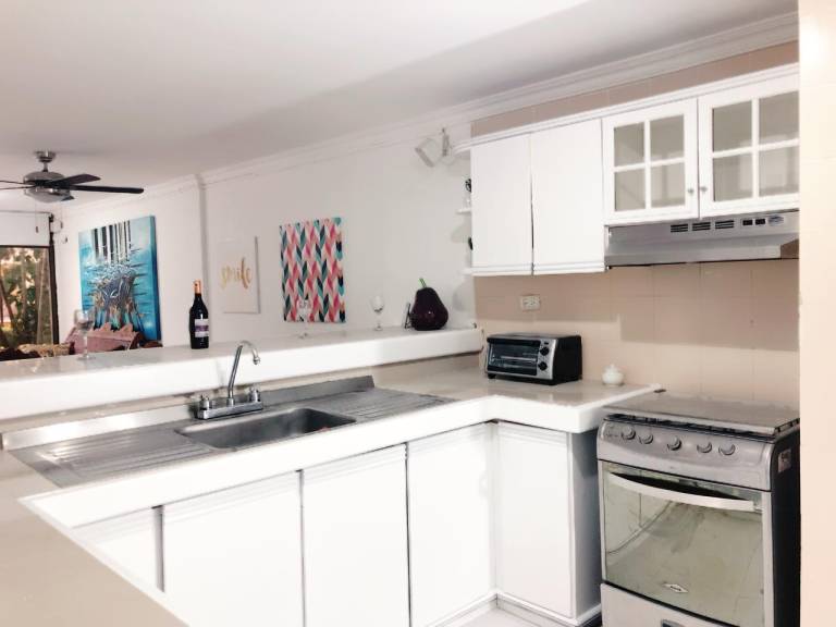Big vacation home with pool | Close to the beach | Pets are welcome — photo 4