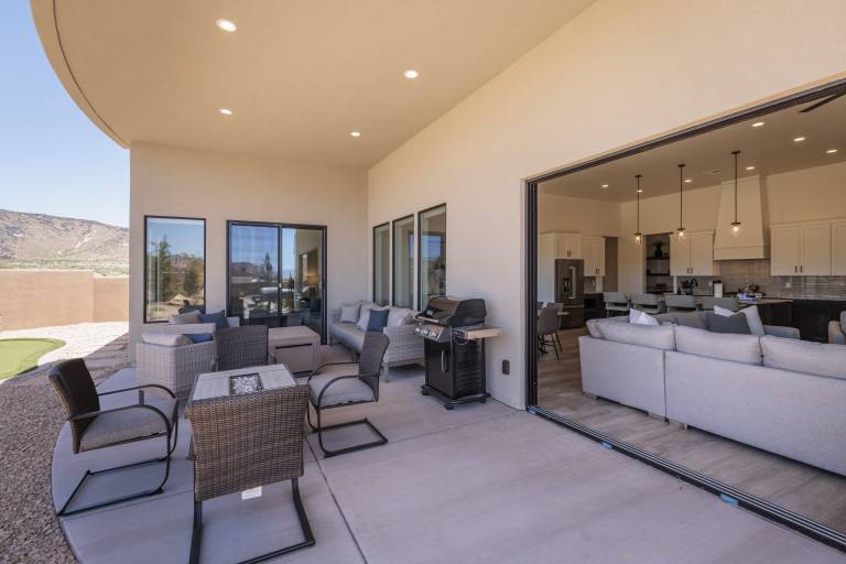 House with hot tub, barbecue & heated pool | Golf view — photo 2