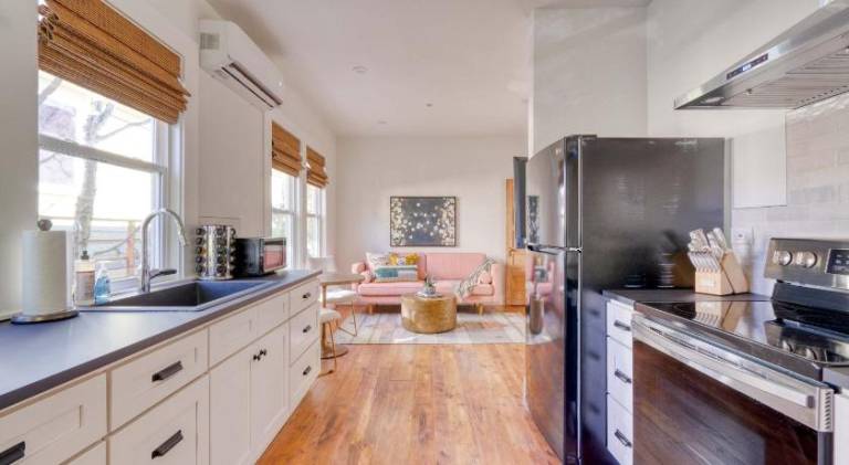 Apartment with 1 room for 2 persons in Portland, OR