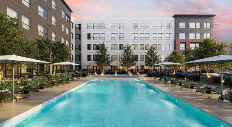 Serviced apartment with yard, barbeque & pool in Cambridge, ON