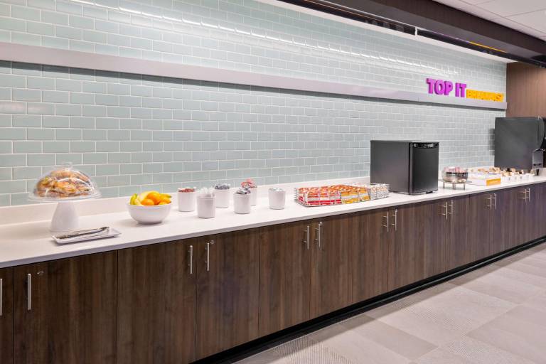 Tru by Hilton Spartanburg — photo 5