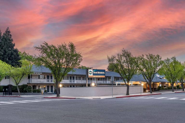 Best Western Town House Lodge in Modesto, CA