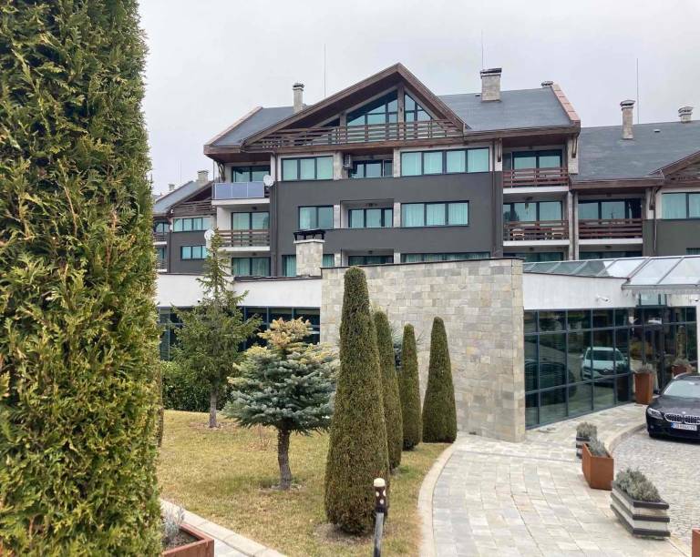 Apartment with garden & pool in Razlog